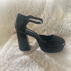 SALE: Faux Patent Leather Mary Janes with chunky 4 1/2" heel. Sz 7. Never worn.